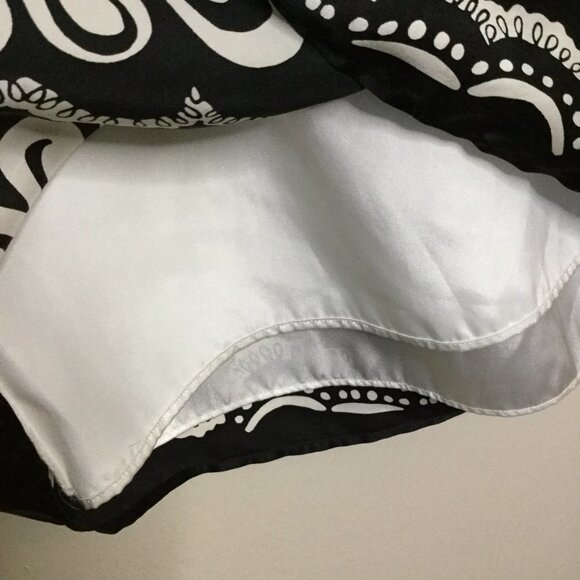 WHBM Black & White Abstract Floral Silk Shift Dress - Picture 6 of 7